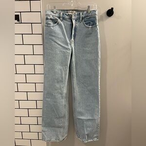 Abercrombie & Fitch 90s Relaxed Jeans- Light Wash